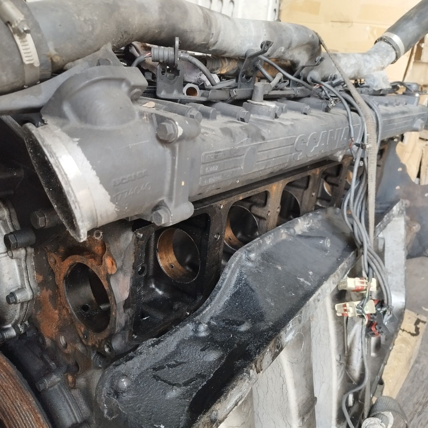 Scania xpi 400 silnik blok głowica słupek