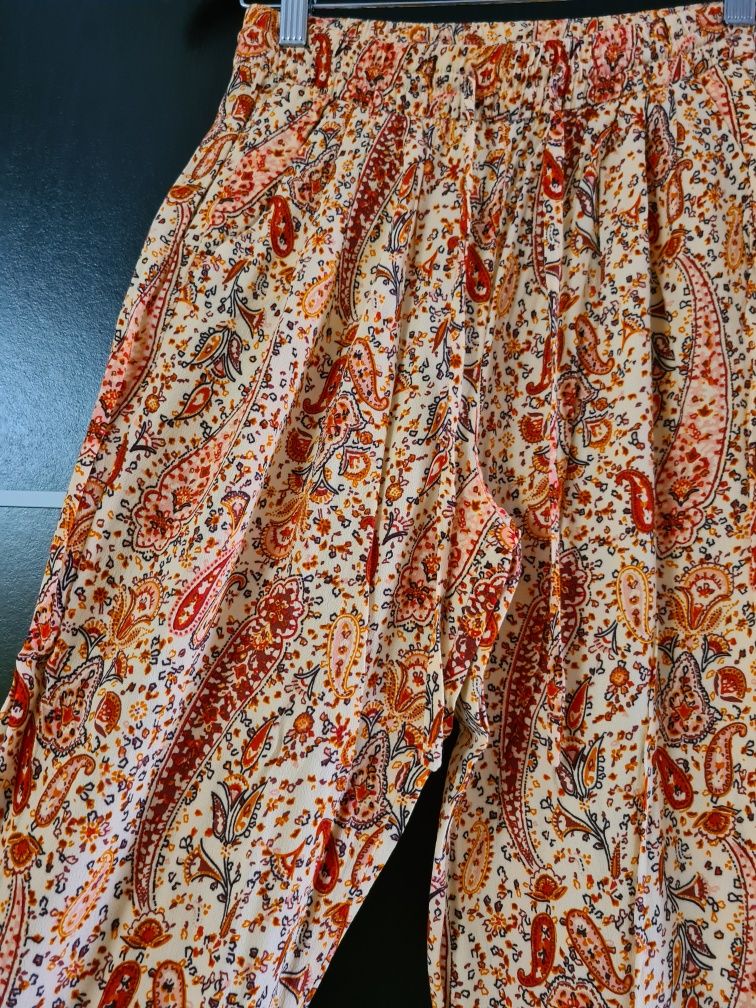 Calças fluídas Zara