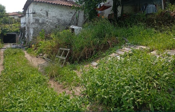 Moradia em terreno( venda ou troco por autocaravana+ acertos