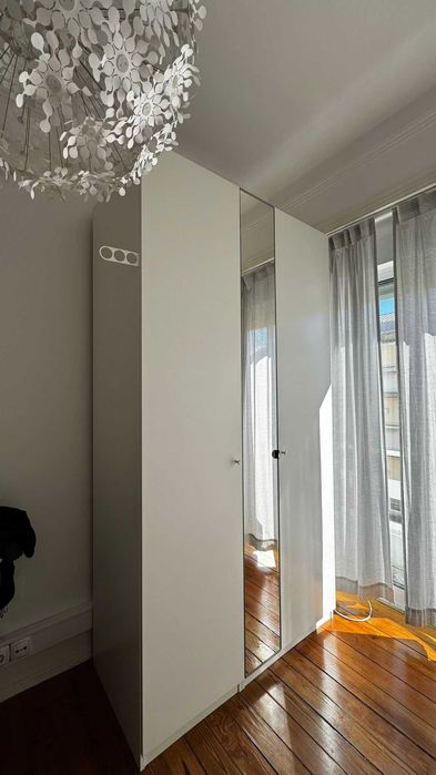 Roupeiro armário modular PAX branco com porta espelho 125cm largura