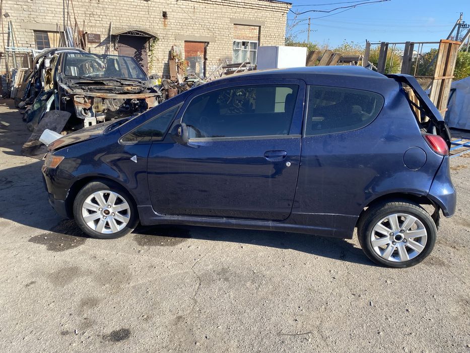 Разборка Mitsubishi Colt 9 Z30 2008-2012 год капот крыло фара дверь