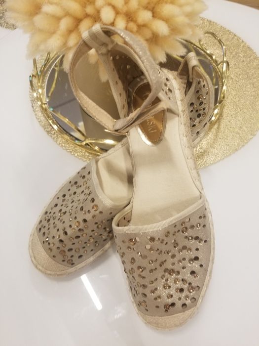 Espadryle sandały na lato dziurkowane cyrkonie beż 38