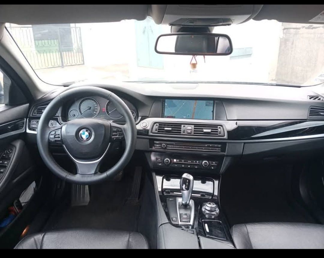 Bmw 520d caixa automática impecavel