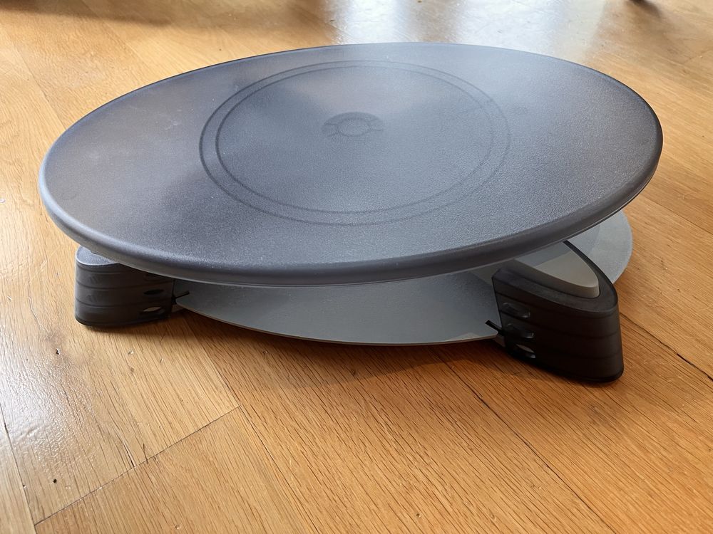 Podstawka pod monitor Fellowes, antracytowa – regulowana, z półką