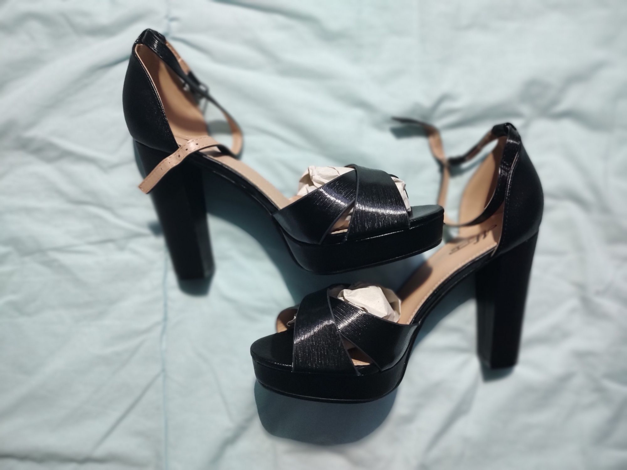 Buty na obcasie rozm 41 nowe