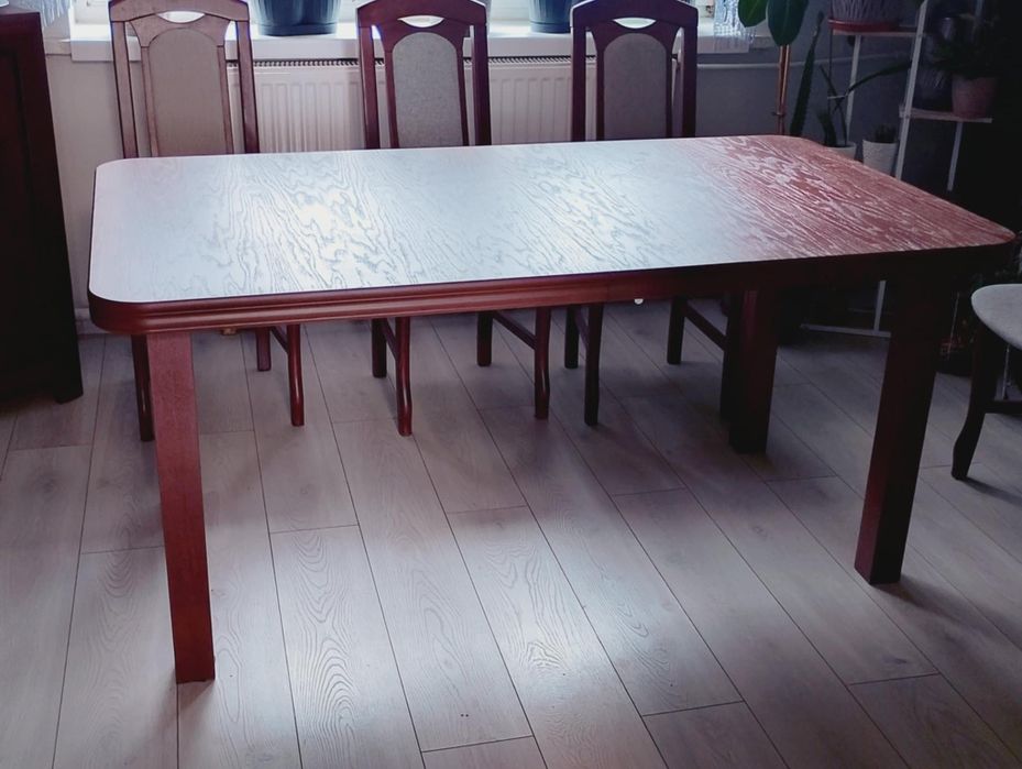 Stół duży do jadalni salonu