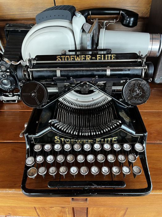 Antiga e rara maquina escrever anos 10