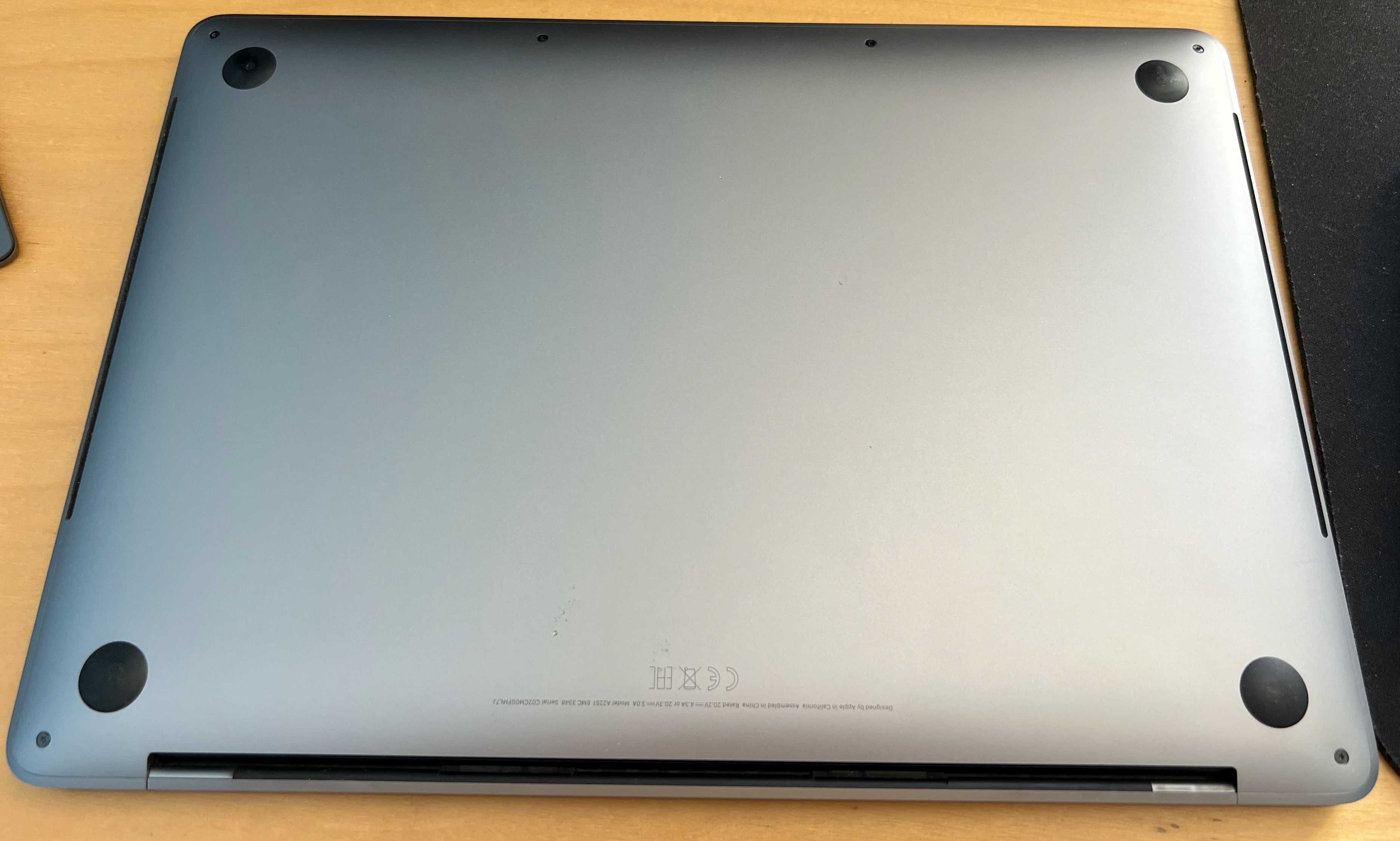 macbook 2020 13" i5 16GB 1TB