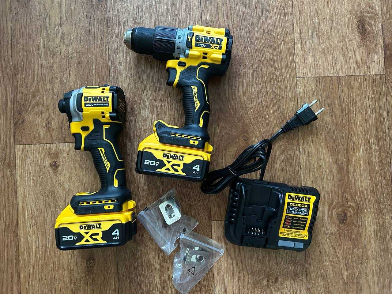 Набор бесщеточных шуруповертов Dewalt DCK2050M2 20V