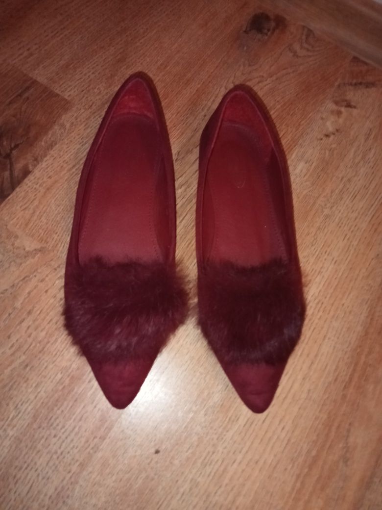 Nowe baleriny damskie z puszkiem.