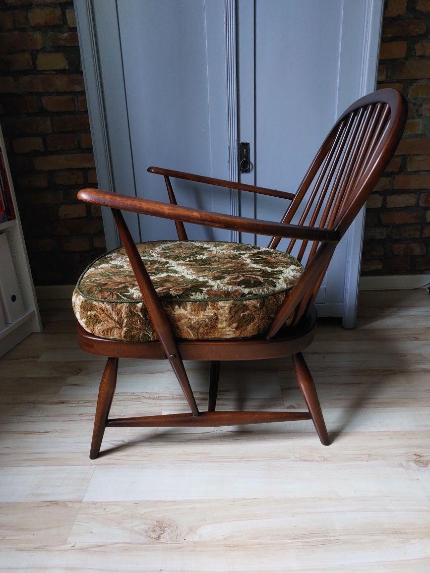 fotel marki ERCOL proj. Lucian Ercolani vintage drewniany patyczak