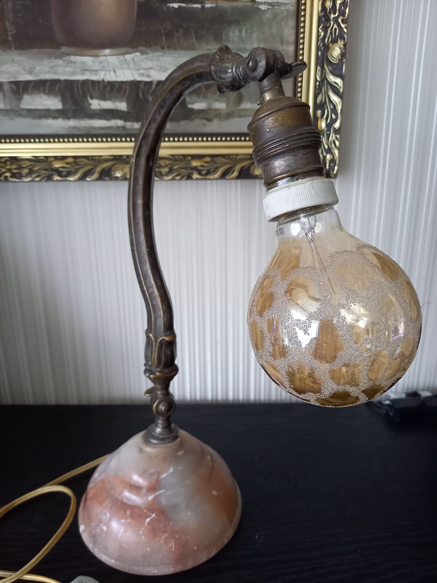 Bardzo stara lampa mosiężna