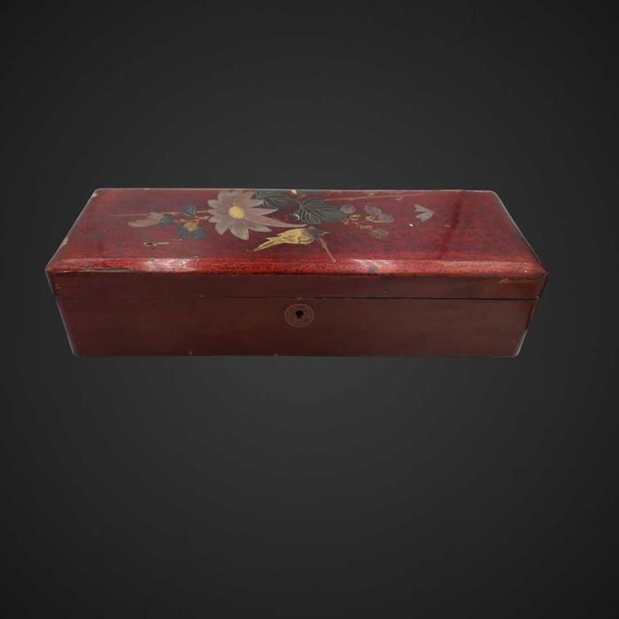 Orientalna lakowana szkatuła z malaturą ręcznie zdobiona b5/083070