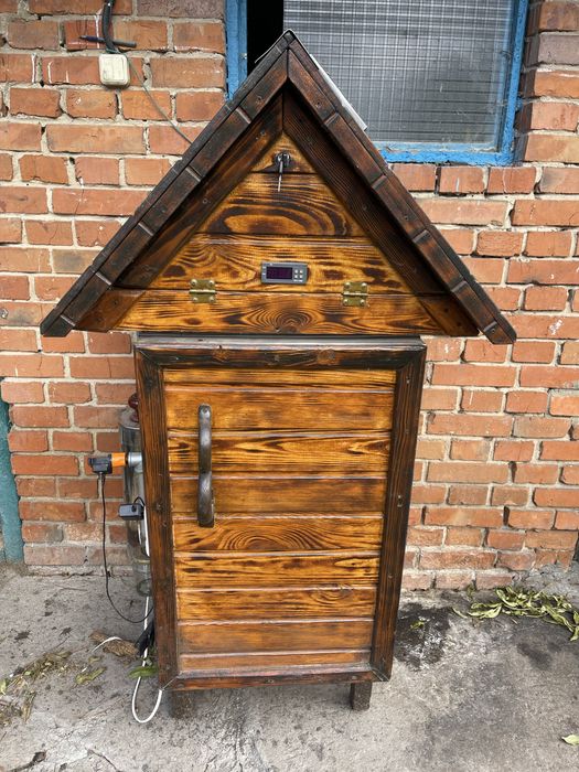 Коптильня майже нова на 20кг