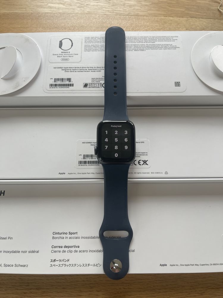 Apple Watch 6 40 mm zadbany z pudełkiem. Mało używany.