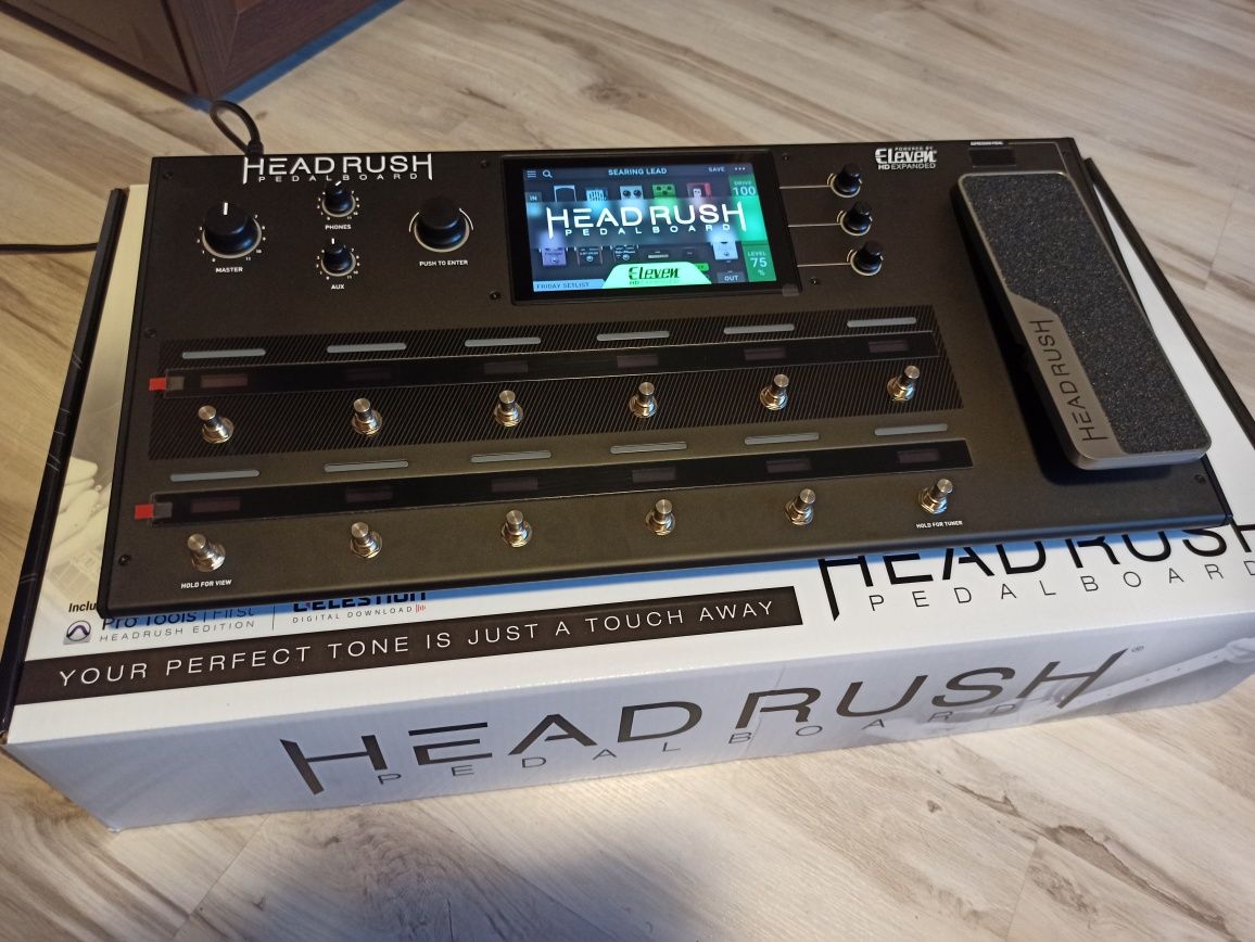 Multiefekt Headrush Pedalboard stan idealny + mata ochronna