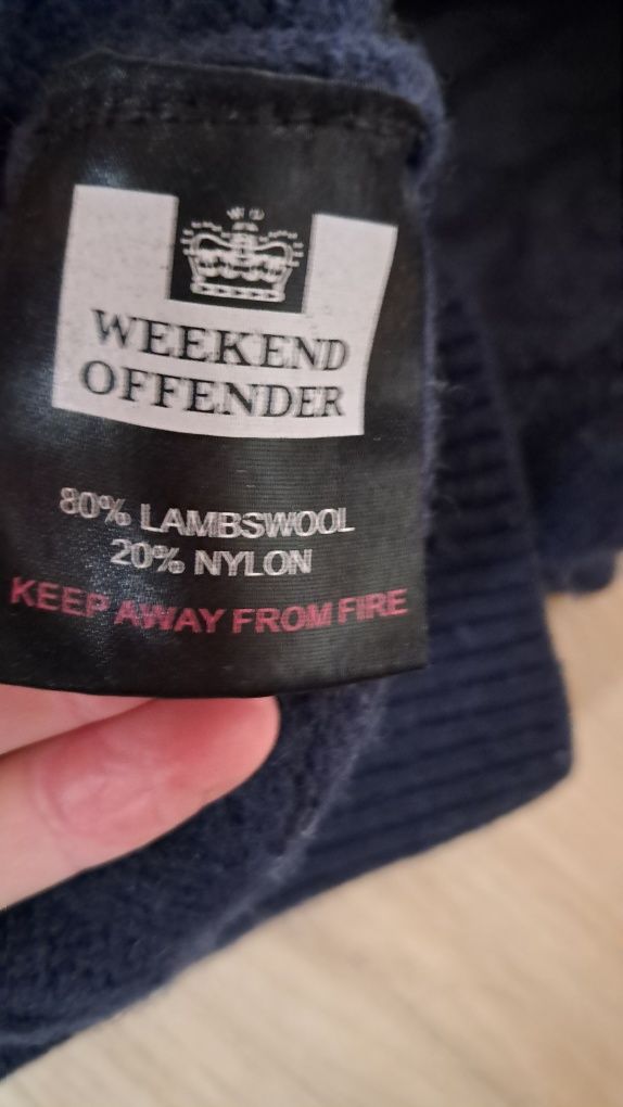 Продам свитер weekend offender