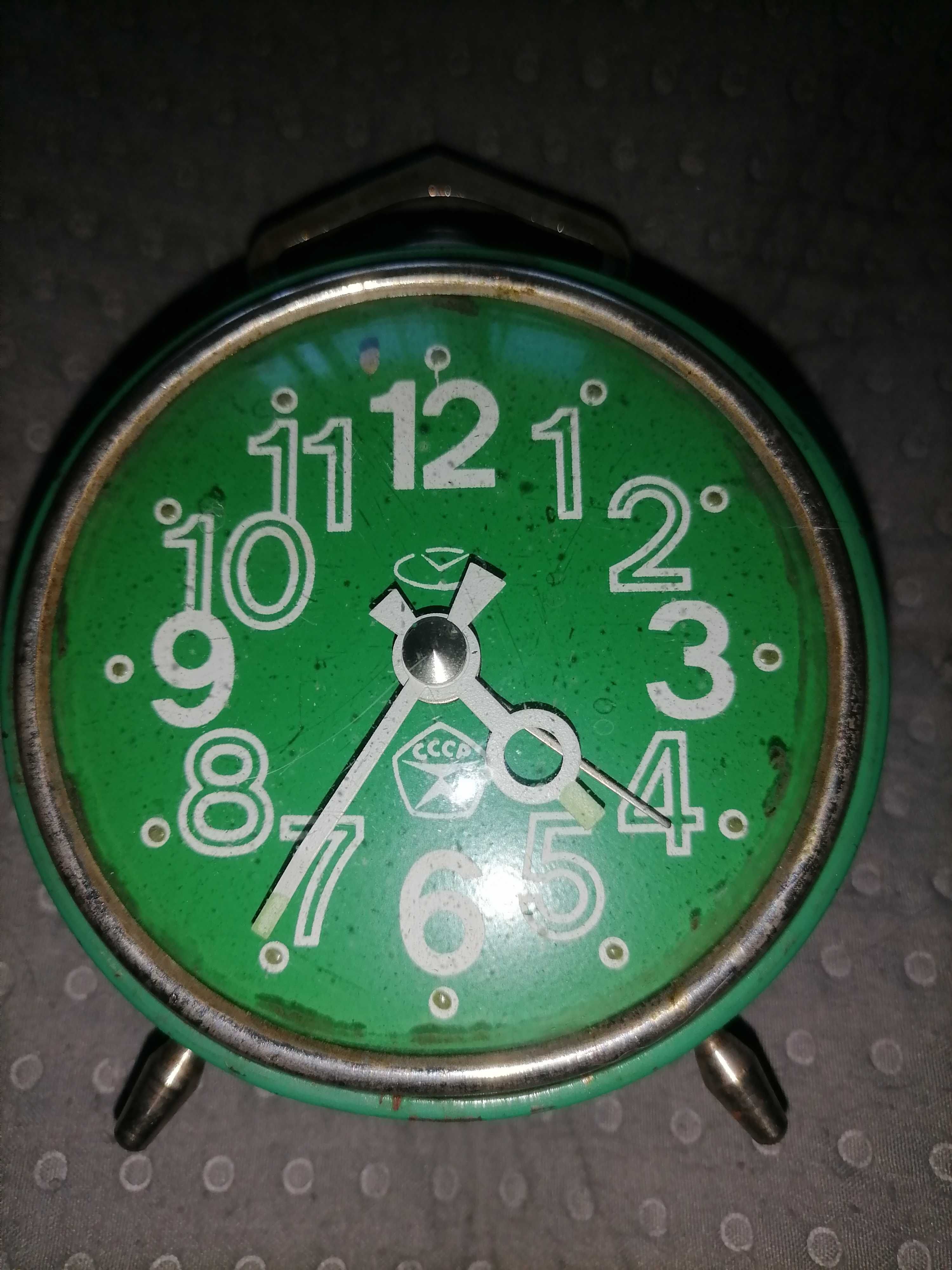 Budzik mechaniczny z czasów ZSSR