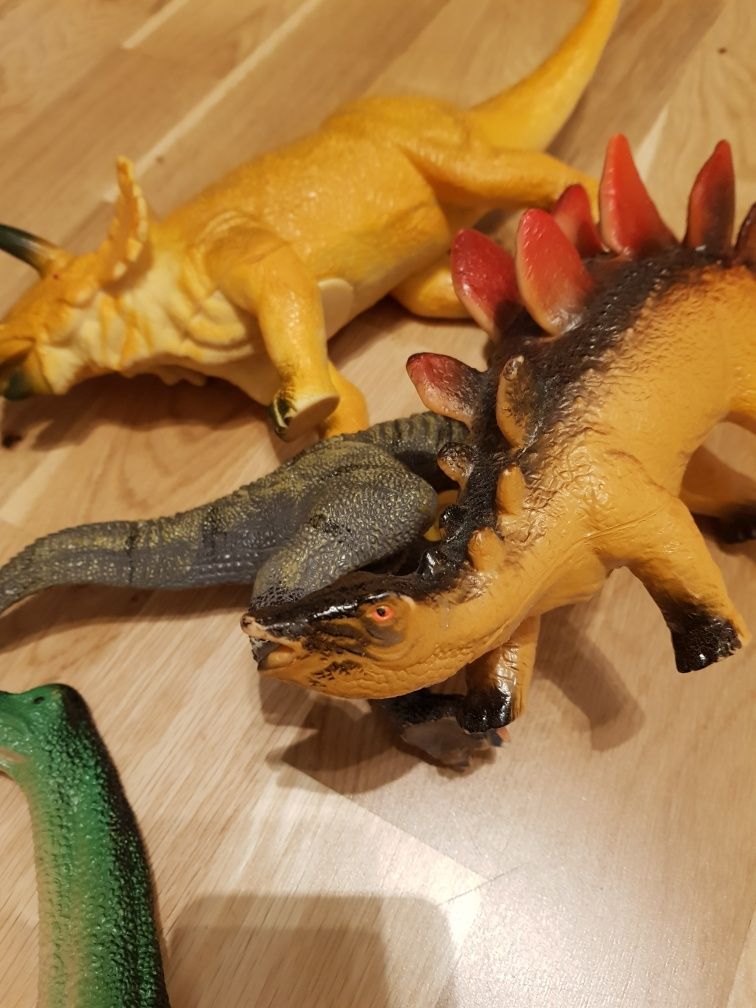 Zestaw figurek dinozaurów 4x