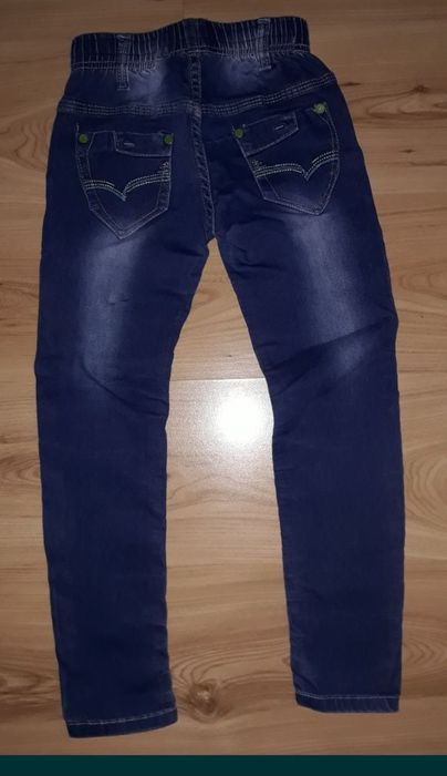 Spodnie dziewczęce r. 122/128