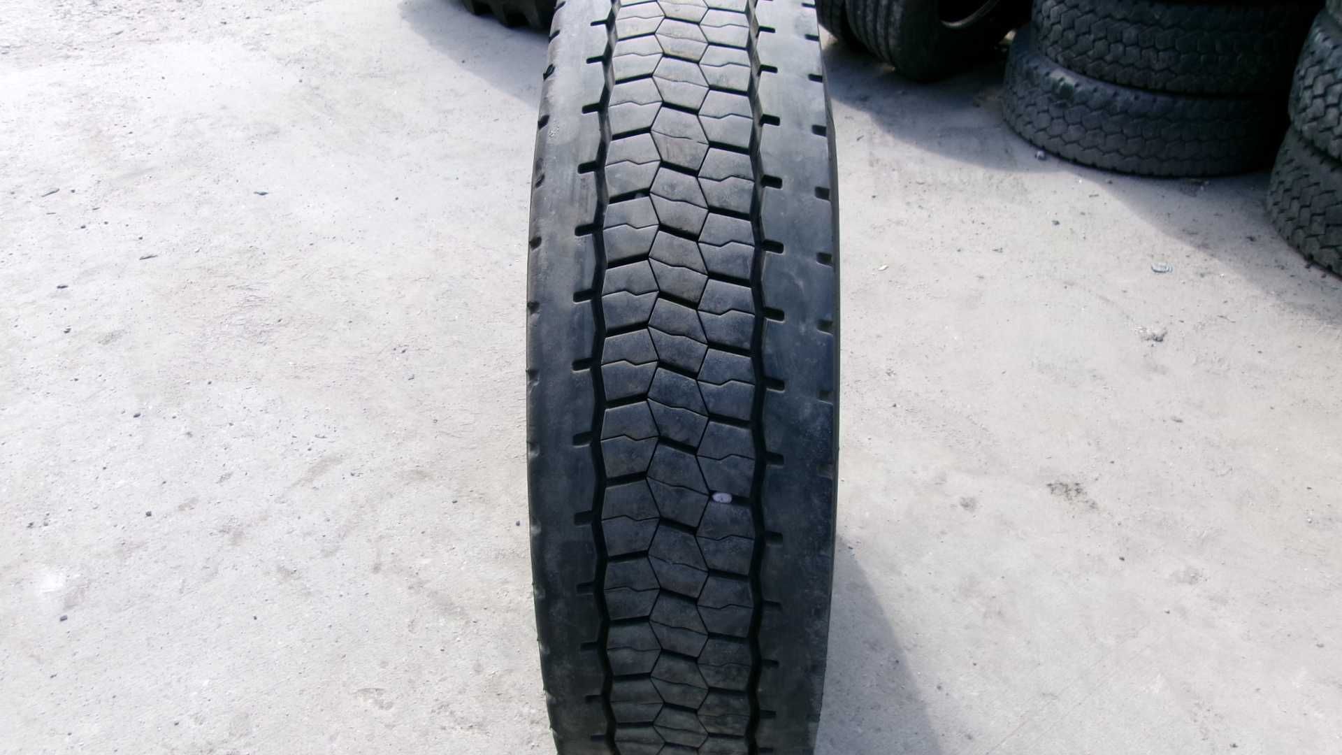 opona 295/80R22.5 BRIDGESTONE DURAVIS 1 (800 netto)