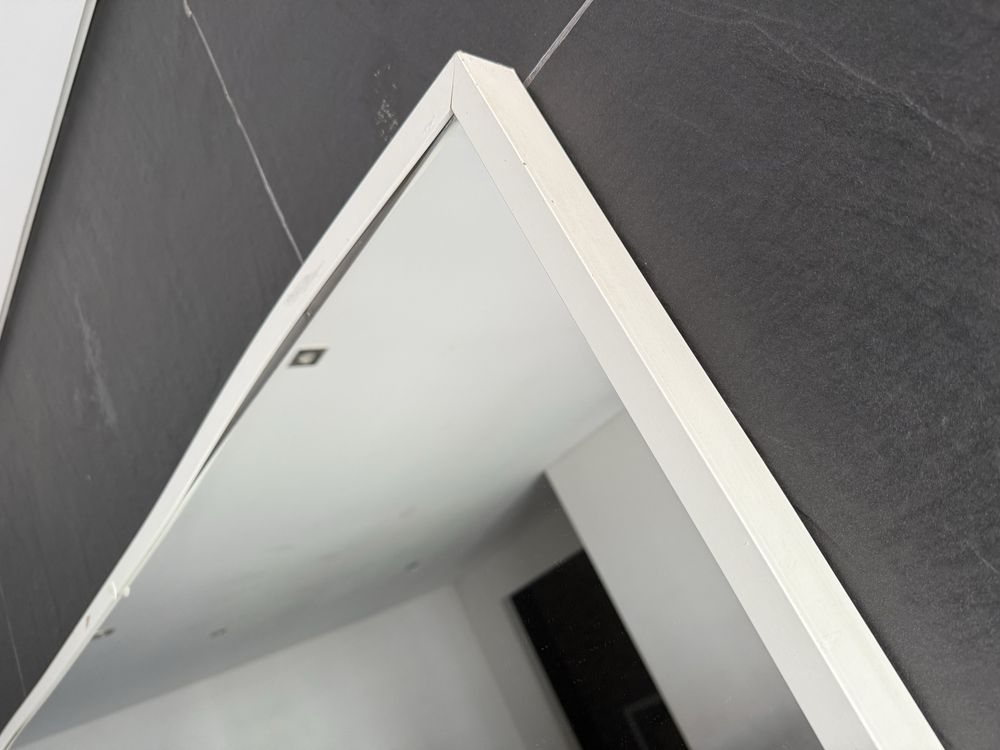 Mesa e cadeiras + aparador e espelho de sala