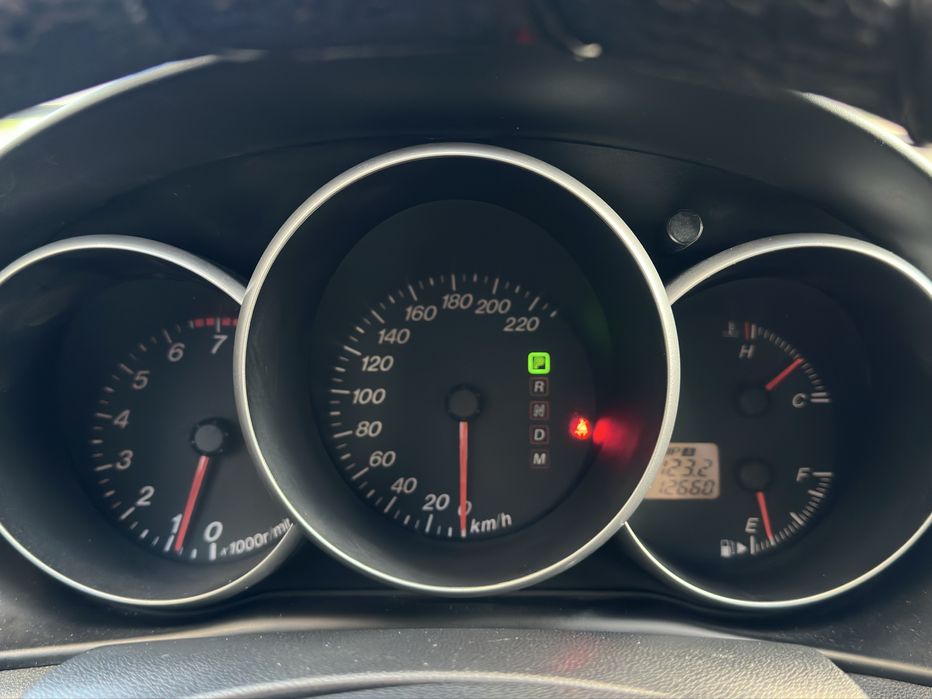 Mazda 3 1.6 бензин, автомат, гарний стан.вкладень не потребує(мазда 3)