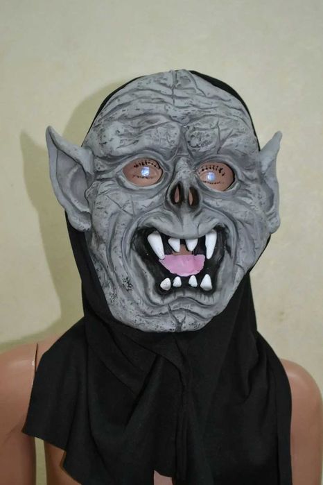 Продам классную детскую маску на хеллоуин