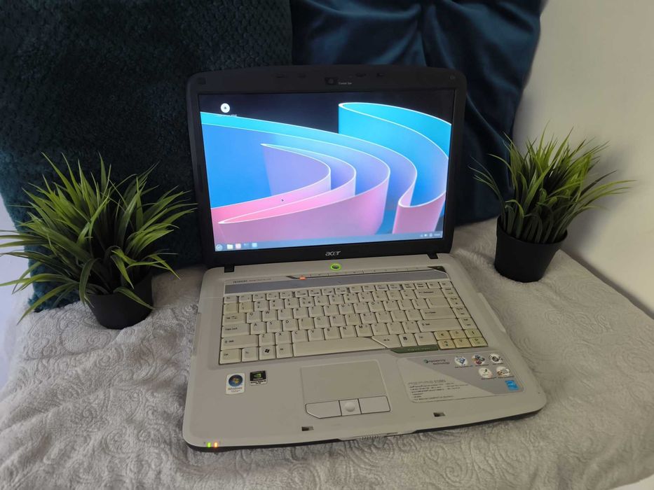 Laptop Acer z procesorem Intel Duo, 15.4" Dedykowana GeForce 8400