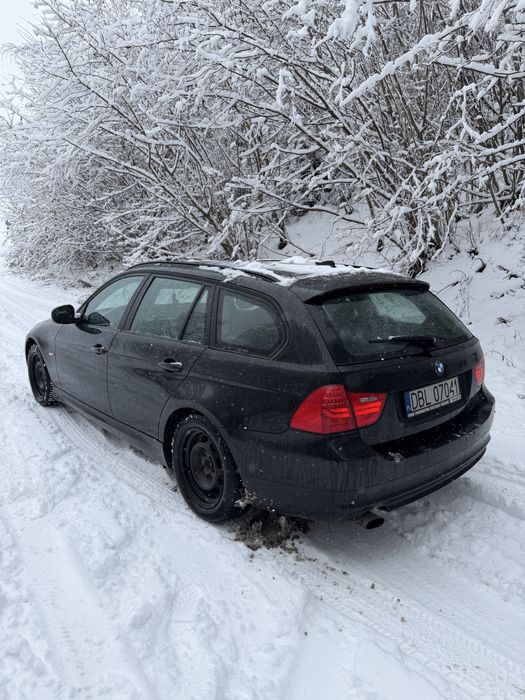 Bmw E91 318d Polift 143km grzane fotele duza navi climatronic