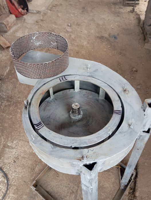 Продам сінорізку