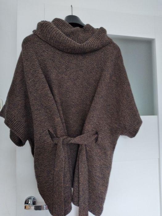 Damski sweterek - ponczo