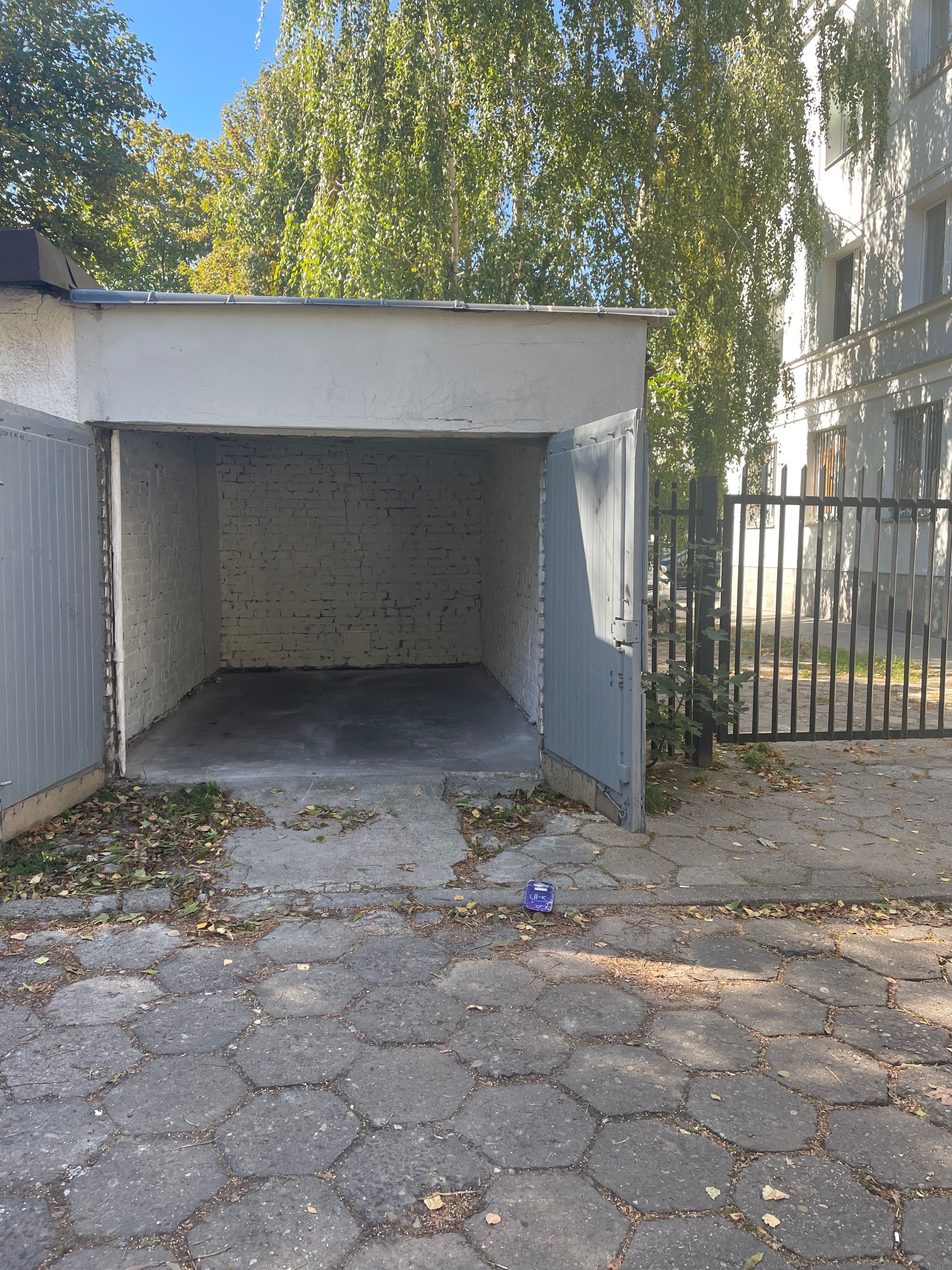 Garaż na starym Mokotowie