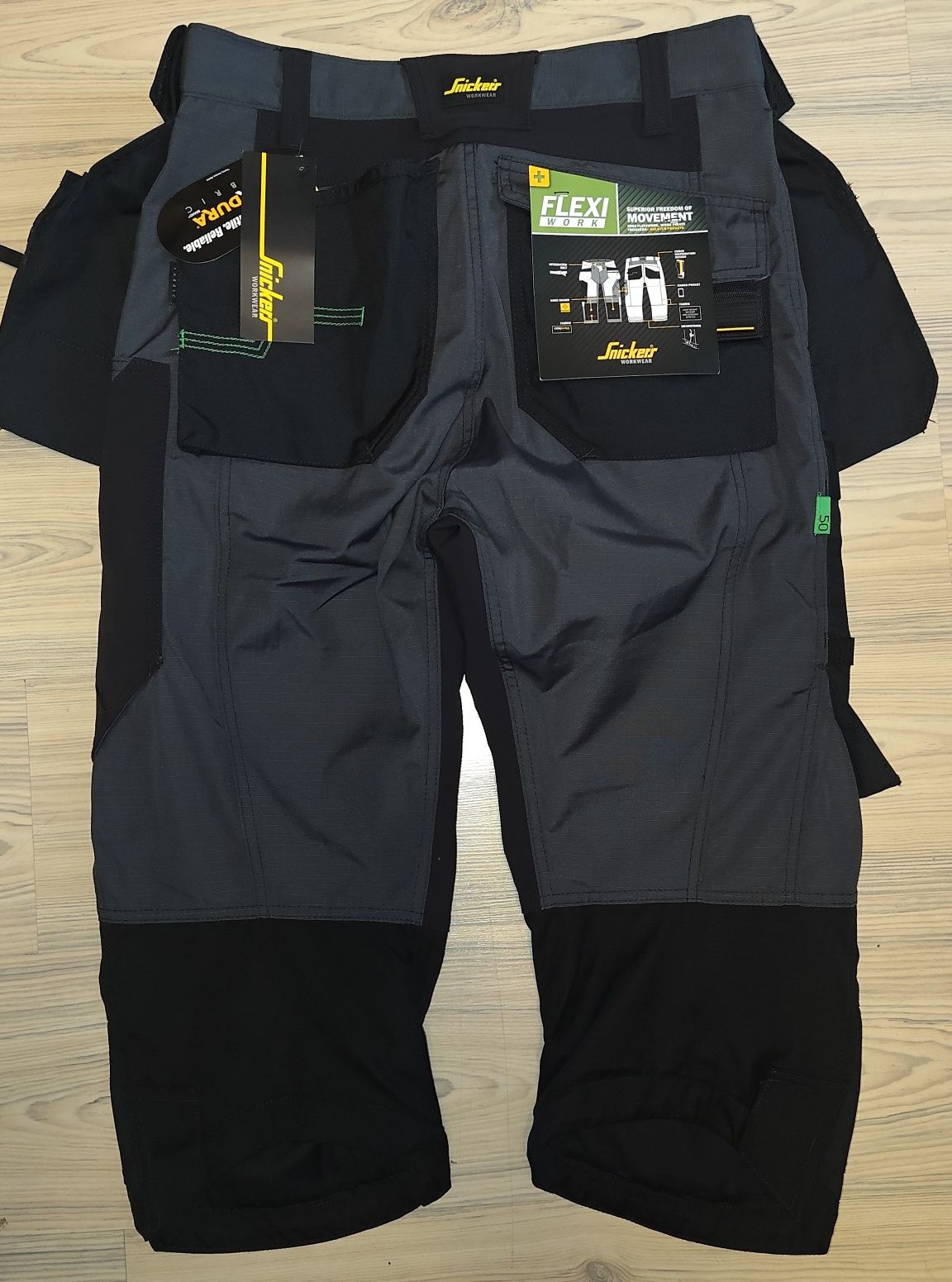 Sale! 6905 Snickers FlexiWork 52 piratki szorty z kieszeniami na nakol