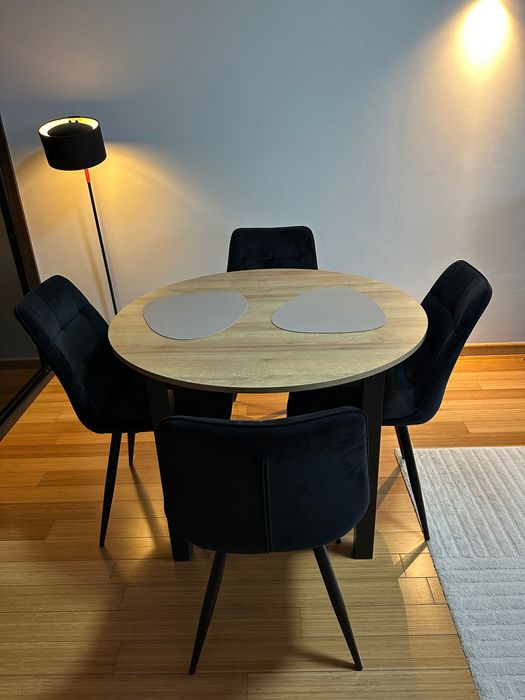 Stół rozkładany + 4 Krzesła