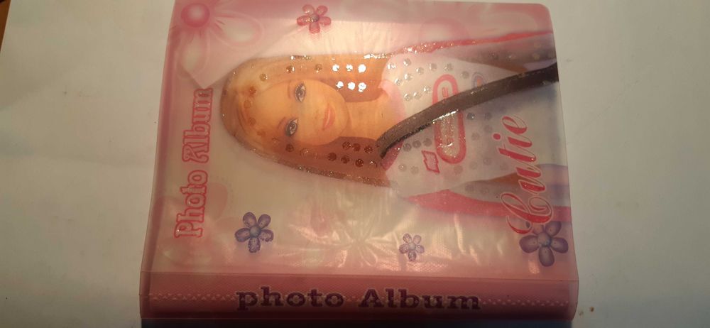 stary album na zdjęcia retro vintage lalka barbi