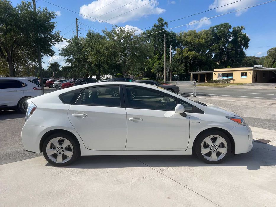 Toyota Prius      2015