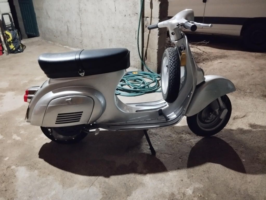 Vespa 50 S série limitada 043/400