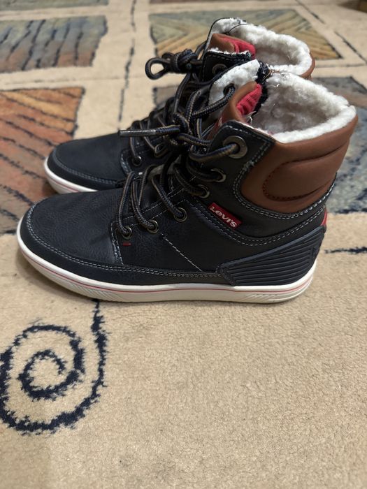 Buty przejściowe Levi’s nowe