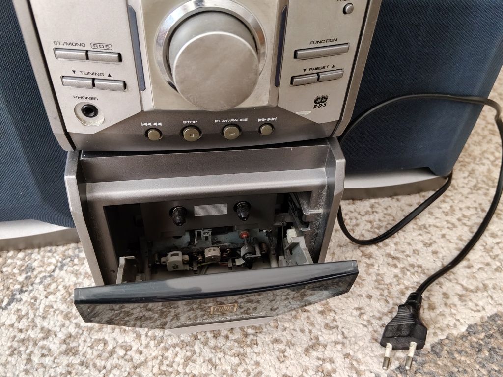 Wieża stereo LG szara