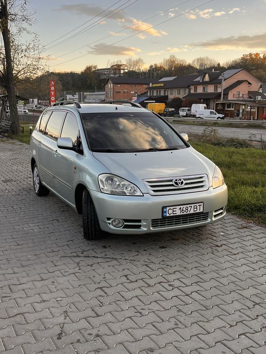 Toyota avensis verso .