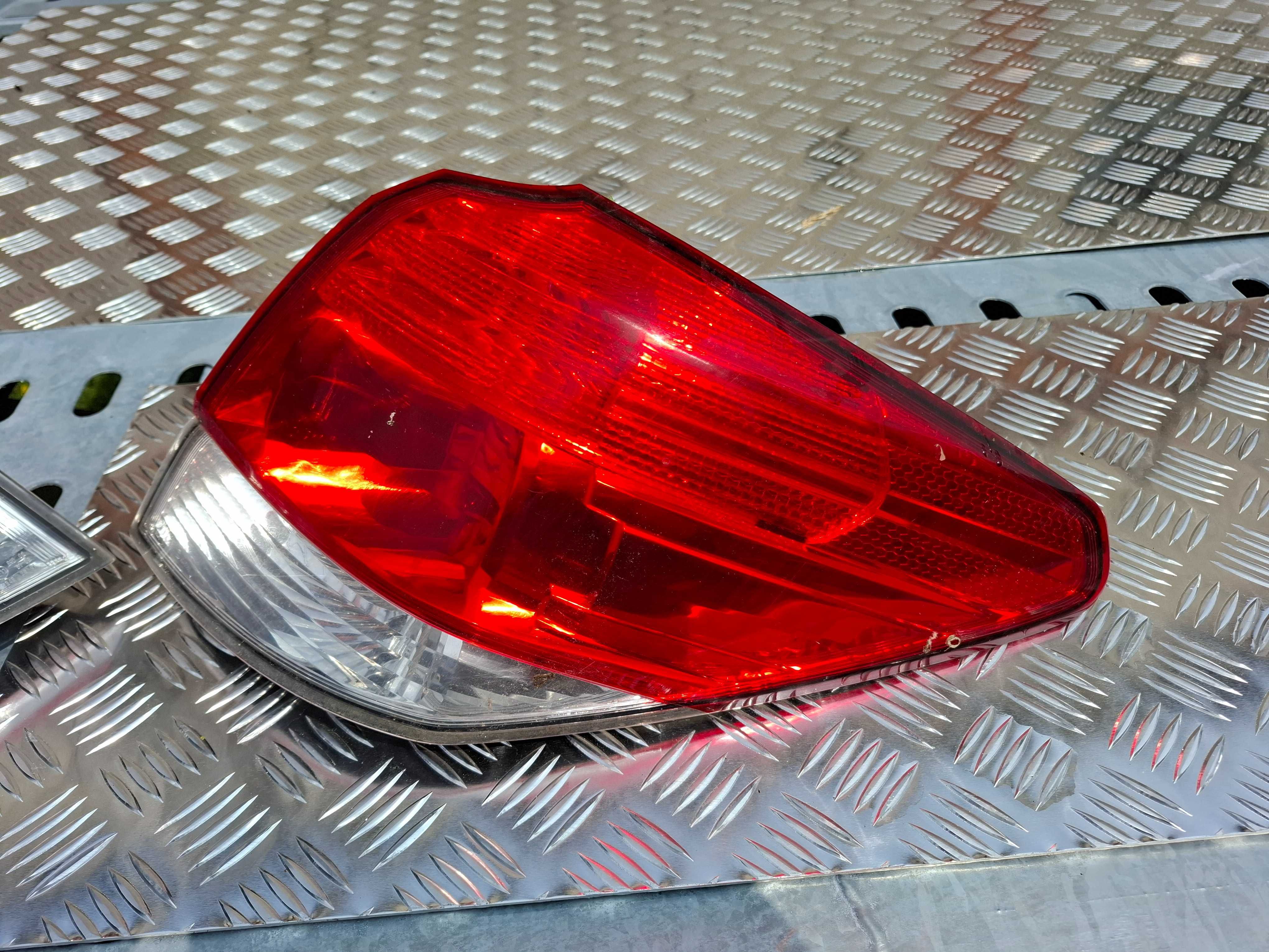 lampa tył tylna lewa lub prawa subaru legacy V kombi 09-15