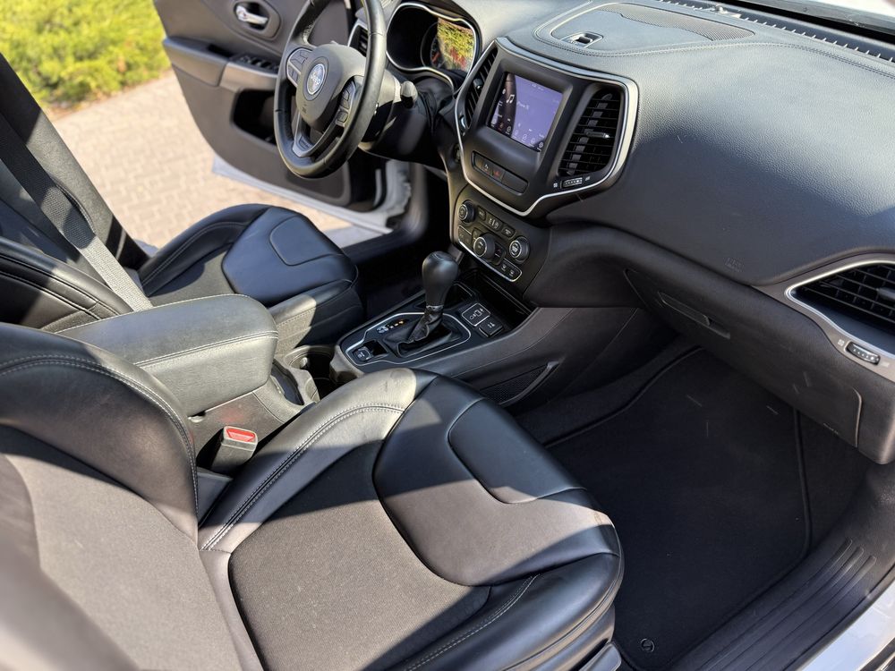 Jeep Cherokee Kl 2019 рік Latitude plus