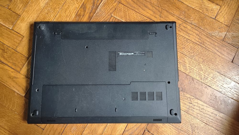 Dell Inspiron 15 / Pentium 3558U / 4GB ddr3 / Intel HD Graphics