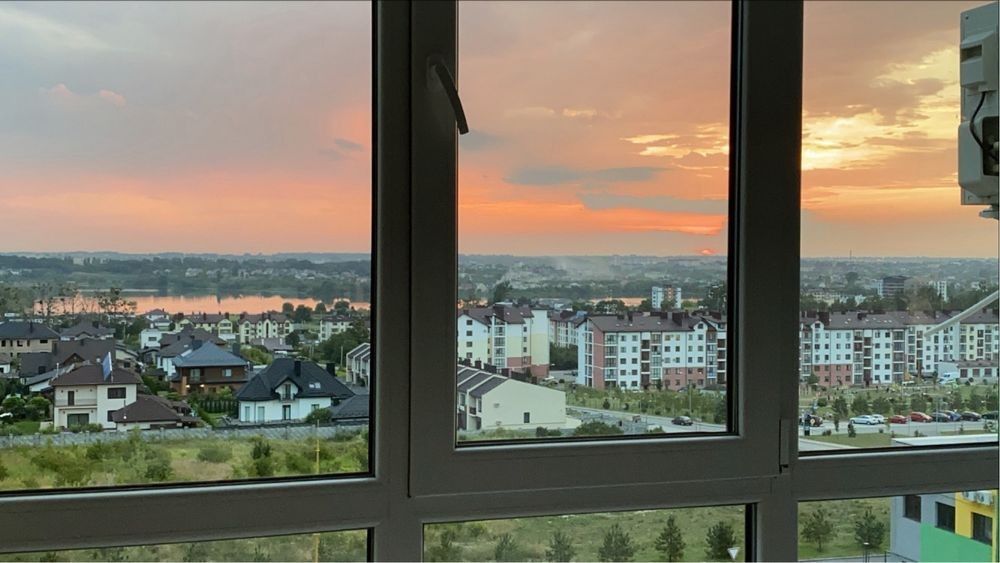 Продаж 2-кімнатної квартири в ЖК “На Щасливому” з видом на озеро!
