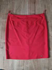 Czerwona spódnica ołówkowa midi