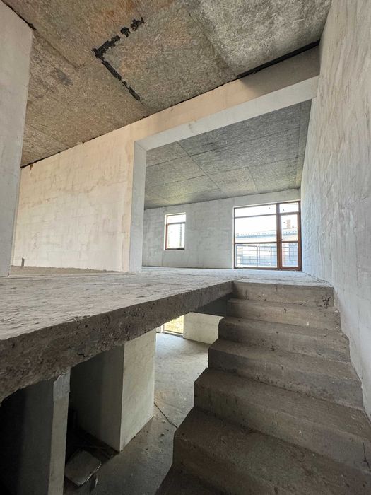 Продається Дуплекс Готовий до Ремонту неподалік центру міста!!!