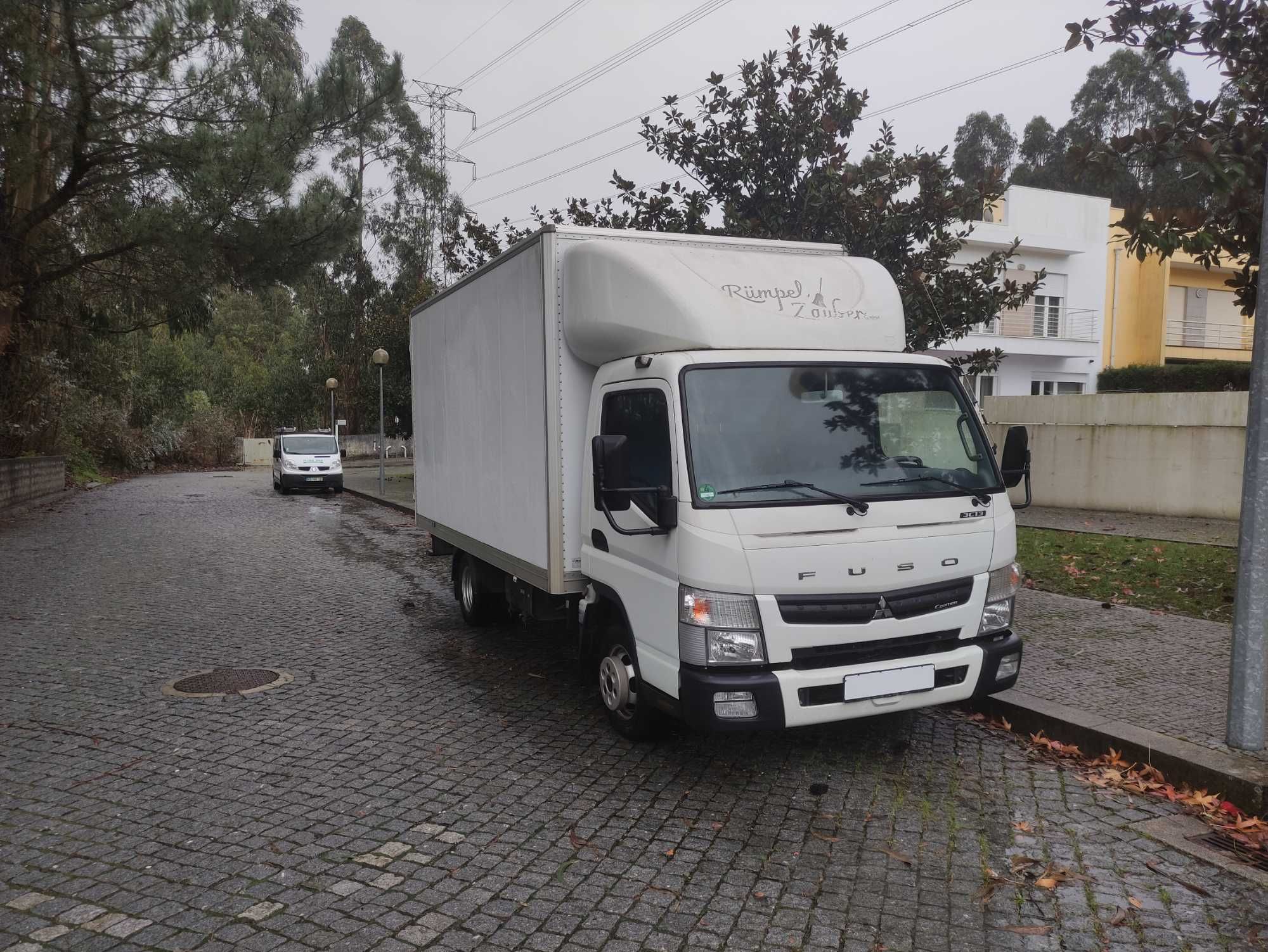 Mitsubishi Fuso Canter Ligeira só 72.000km Semi-Nova
