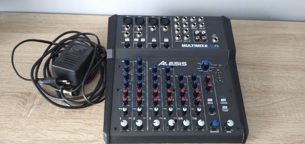 Mikser audio Alesis Multimix 8 USB FX