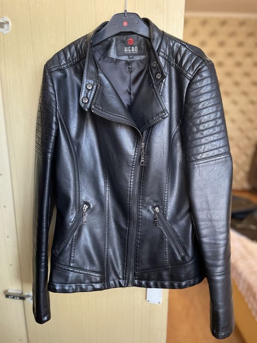 Жіноча шкіряна куртка